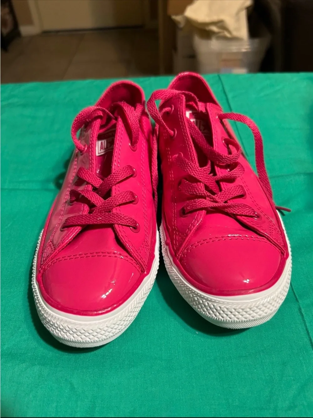 Converse Kids Low Top Sneakers in Bright Pink